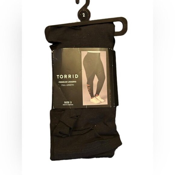 🆕 NWT Women’s torrid 2 Premium Black Slash Legging with Side Destruction 18 20 - Picture 2 of 7